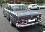 Heckansicht eines Mercedes Benz W111/2 220Sb. Oldtimer-Revival auf dem Gelände der Kokerei Zollverein in Essen am 28.07.2024.