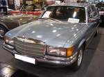 Mercedes Benz W116 E69 im Farbton DB906 graublaumetallic, produziert von 1975 bis 1980.