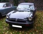 MG B im Farbton black aus der Bauzeit von 1974 bis 1980.