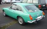 Profilansicht eines MG B GT 1800 aus dem Jahr 1966. Oldtimertreffen an Mo´s Bikertreff in Krefeld am 10.11.2024.