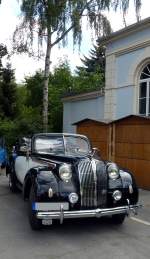 Ein alter Oldtimer Opel Admiral 1939.