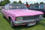 Opel Admiral B steht beim Sommerfest in Karlsdorf-Neuthart, Juni 2013