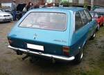 Heckansicht eines Opel Ascona A Voyage 1.6 SR im Farbton monzablau.