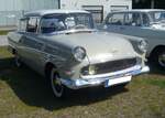 Opel Rekord P1 in der Karosserieversion zweitürige Limousine, gebaut von 1957 bis 1960.