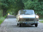 Eine der ersten Ausfahrten Opel Rekord P2 Coupe´

01.06.2017 Historische Straße bei Stedden.