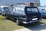 Heckansicht eines Opel Olympia Rekord P2 CarAvan aus dem Jahr 1961. Beim ersten Zwischenstopp der Ausfahrt des Panoramatreffen der Alt-Opel IG am Luftschiffhangar des Flughafen Essen/Mülheim am 10.08.2024.