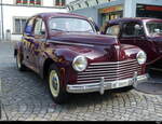 Weinroter Peugeot 203 am Oldtimer Treffen in Büren an der Aare am 2024.09.01