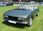 Peugeot 504 Cabriolet im Farbton vert calypso, montiert in den Jahren von 1969 bis 1983.