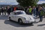 Porsche 356, BJ 1965, fährt auf den für die Teilnehmer der Luxemburg Classic reservierten Parkplatz bei der, Gëlle Fra; in der Stadt Luxemburg ein. 14.09.2024