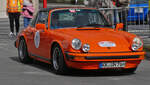 Porsche 911 Targa, kommt am Ziel bei der Luxemburg Classic in der Stadt Luxemburg an.