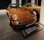 =Porsche 911 Carerra 3.2 Restomod, Bj. 1989, 3125 ccm, 300 PS, gesehen im Museum PROTOTYP in Hamburg, 09-2024