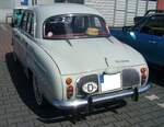Heckansicht einer Renault Dauphine Ondine aus dem Jahr 1964.