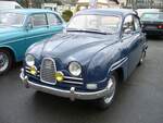 Saab 96 aus dem Jahr 1963. Gebaut wurde der  96´er  von 1960 bis 1980. Der Saab 96 basierte auf dem ähnlich aussehenden Vorgängermodell Saab 93. Angetrieben wird dieses schwedische  Buckeltier  von einem Dreizylinderreihenzweitaktmotor mit Umkehrspülung, der aus einem Hubraum von 841 cm³ eine Leistung von 38 PS auf die angetriebenen Vorderräder überträgt. Die Höchstgeschwindigkeit liegt bei 125 km/h. Techno Classica Essen am 13.04.2023. 