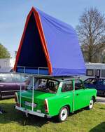 =Sachsenring Trabant 601 S mit aufgebautem Dachzelt, zu bewundern bei der Oldtimerveranstaltung in Frankenberg/Eder. Mai 2024