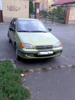 Ein 3 triger Suzuki Swift, zweite Generation, Facelift.
Gebaut von 1989 bis 2003.