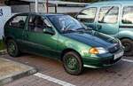 Dreitürer Suzuki Swift Mk2 Facelift in der Farbe: Deep Green (Tiefgrün). Foto: April, 2024.