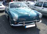 VW Typ 14 Karmann-Ghia Coupe des Modelljahres 1963. Im Jahr 1963 konnte der Karmann-Ghia Käufer zwischen zwei luftgekühlten Vierzylinderboxermotoren wählen. 1192 cm³ mit 34 PS oder 1285 cm³ mit 40 PS. Das gezeigte Typ 14 Coupe in der Farbkombination pazifikblau/perlweiß lackiert. Oldtimer-Revival auf dem Gelände der Kokerei Zollverein in Essen am 28.07.2024.