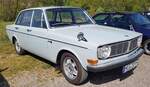 =140er Volvo steht bei der Oldtimerveranstaltung in Frankenberg/Eder. Mai 2024