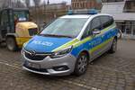 Polizei Frankfurt Opel Zafira am 15.02.25 in der Innenstadt