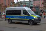 Polizei Frankfurt Mercedes Benz Sprinter Lautsprecherwagen am 15.02.25 in der Innenstadt