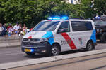 VW T6, der luxemburgischen Polizei, gesehen bei der Militärparade in der Stadt Luxemburg.