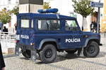 Land Rover als Fahrzeug der portugiesischen Polizei PSP; das gleiche Fahrzeug habe ich übrigens bereits am 05.05.2014 (s. ID 97263) fotografiert, allerdings mit einer weiß lackierten Tür (Portimão/Portugal, 09.02.2017)