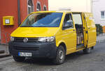 =VW T 5 von DEUTSCHE POST auf Zustelltour in Langenleiten, 04-2021