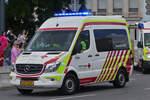 Mercedes Benz Sprinter, Krankenwagen vom luxemburgischen Roten Kreuz, war bei der Militärparade in der Stadt Luxemburg mit dabei. 23.06.2024 