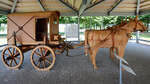 Ein originalgetreuer Nachbau eines schweren Reisewagens aus dem Römischen Reich vom Typ Carruca ist in Xanten zu finden. (Mai 2011)