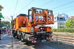 VGF Mercedes Benz Arocs Oberleitungswagen mit ZAGRO Zweiwege Einheit am 19.08.18 beim Tag der offenen Tür des Verkehrsmuseum Frankfurt