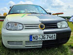 Frontalansicht eines VW Golf IV Cabriolets. (Jagel, Juni 2024)
