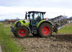 Claas Arion 530, Allradschlepper mit 145PS und 4-Schar Wendepflug, Jan.2025