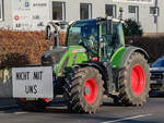 =Fendt Vario 724 ist unterwegs in Fulda bei einer der vielen bundesweiten Bauerndemos im Januar 2024