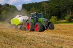 LU Norbert Mäser Fendt Vario 942 mit Claas Quadrant 5300 FC am 19.07.24 beim Stroh Pressen in der nähe vom Langenselbold