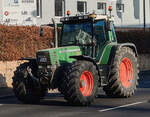 =Fendt Favorit 515 C ist unterwegs in Fulda bei einer der vielen bundesweiten Bauerndemos im Januar 2024