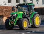 =John Deere 6125R unterwegs in Fulda bei einer der vielen bundesweiten Bauerndemos im Januar 2024