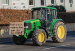 =John Deere 6330 ist unterwegs in Fulda bei einer der vielen bundesweiten Bauerndemos im Januar 2024