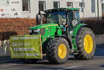 =John Deere 8175 ist unterwegs in Fulda bei einer der vielen bundesweiten Bauerndemos im Januar 2024