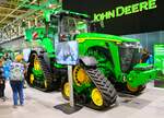 John Deere 8RX am 18.11.23 auf der Agritechnica 2023 in Hannover