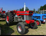 Roter Massey Ferguson 1080 ausgestellt in Diessbach/BE am 1 Traktoren - Treff am 2024.09.01