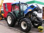 NewHolland T4030 gewhrt anlsslich der Rieder-Messe einen Blick unter die Motorhaube;090912