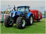 New Holland 7250 aufgenommen am 02.07.2011 bei der Landmachinenausstellung in Ettelbrck.