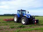 NEW-HOLLAND TVT190 mit landwirtschaftlichem Gert anlsslich einer Produktvorstellung;110814