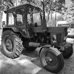 Dieser russische Traktor Belarus MTS 82 steht im Agroneum Alt Schwerin. (April 2009)