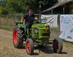 Dieser Fahrer macht sich auf den Heimweg mit seinem Deutz F2L612, BJ 1956, 1526 ccm,16 kw, gesehen beim Oldtimertreffen in Waarken.