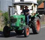 Deutz 3005, unterwegs in Pferdsdorf anl.