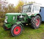 =Deutz stand auf dem Parkplatz der Bulldogmesse in Alsfeld im Oktober 2017