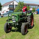 =Fendt Dieselroß rollt zu seinem Standplatz bei der Oldtimerausstellung in Thalau im Mai 2017