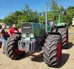 =Fendt 611 S steht auf dem Ausstellungsgelände beim Oldtimertreffen in Ostheim, 07-2022