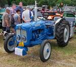 Fordson Dexta; BJ 1961; 31 PS, war zum Oldtimertreffen nach Warken gekommen.